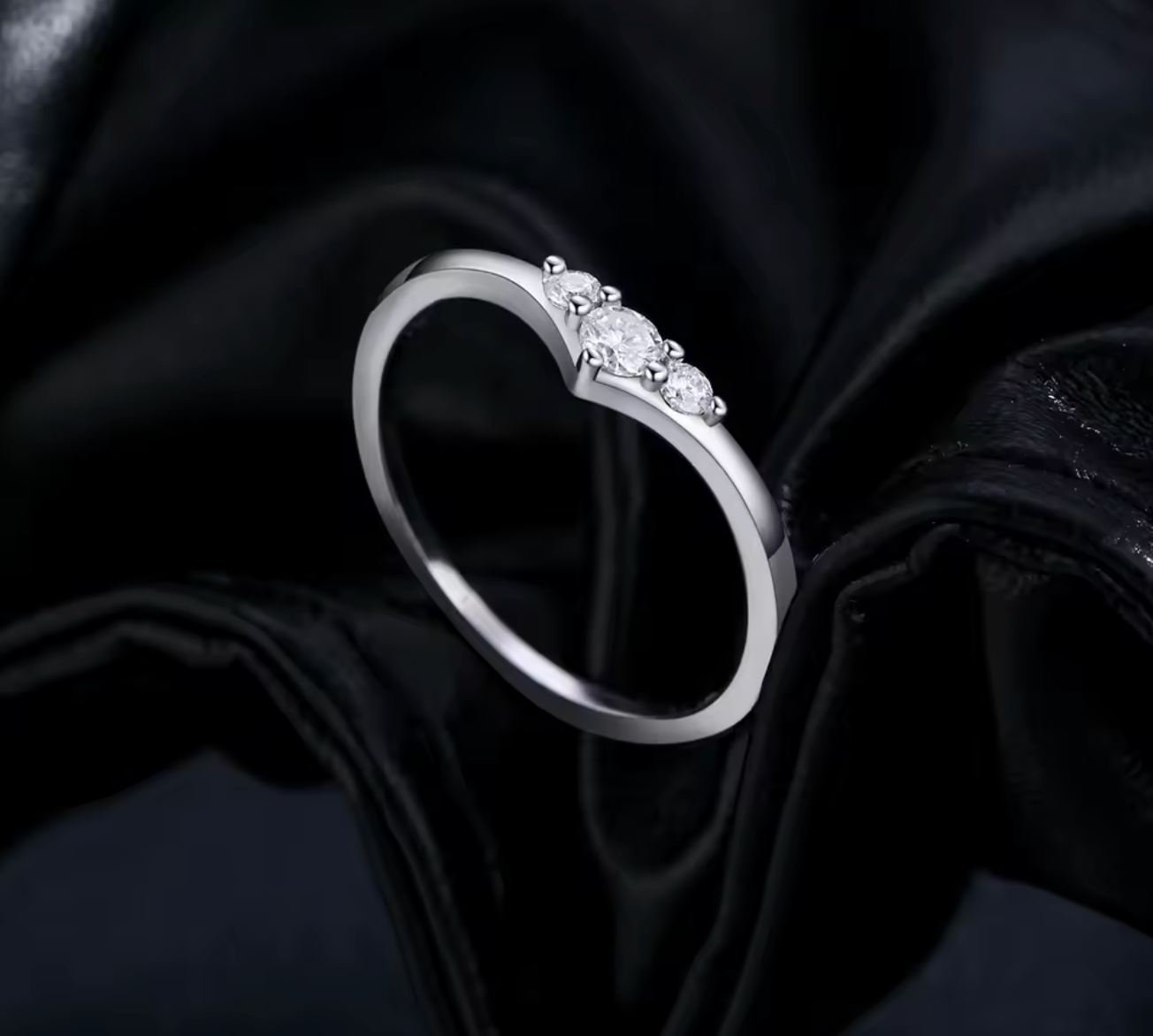3 Stones Moissanite Wedding Ring for Women